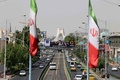 イラン・テヘラン市内にある道路（2021年4月20日撮影。(c)ATTA KENARE / AFP