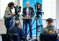 ドイツ・イツェホーで記者会見に臨む、ナチス・ドイツのシュトゥットホーフ強制収容所の秘書だったイルムガルド・フルヒナー被告の裁判を担当する検察官（2021年9月30日撮影）。(c)Axel Heimken / AFP