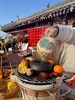 急須に湯を注ぐ観光客（資料写真）。(c)Xinhua News