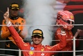 24F1第20戦メキシコシティGP決勝。優勝を喜ぶフェラーリのカルロス・サインツ・ジュニア（2024年10月27日撮影）。(c)Alfredo ESTRELLA/ AFP