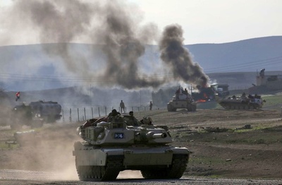 イラク軍、モスルで州庁舎を奪還 ISから市解放へ攻勢