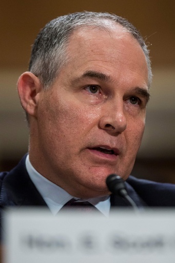 プルイット米環境長官が辞任 スキャンダル相次ぎ