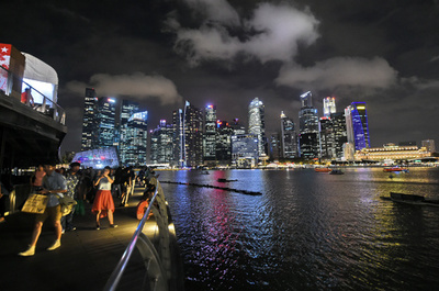 シンガポール、公務用コンピューターのネット接続を遮断へ