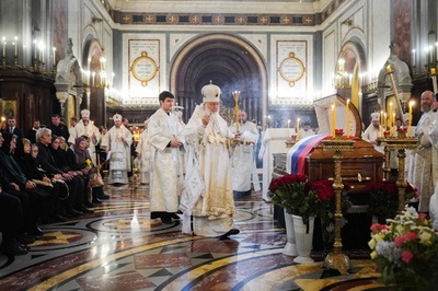 ロシア正教会、「戦う司祭」の葬儀 ウクライナで死亡