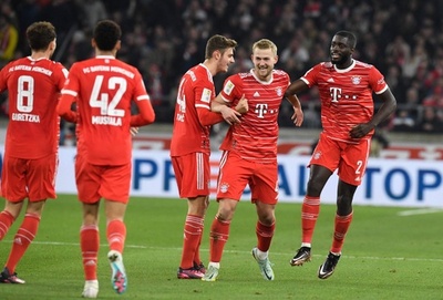 バイエルン勝利で首位キープ デ・リフトが好守に活躍