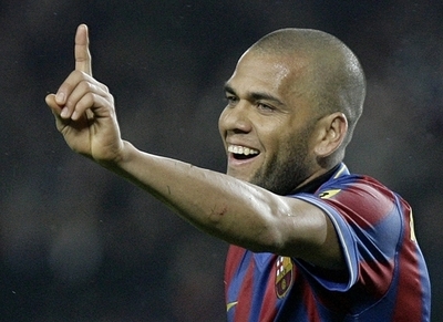 バルセロナ アルヴェスとトゥーレが戦線離脱