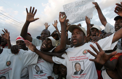 ジンバブエ大統領選、中間結果発表前に野党が勝利宣言