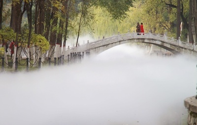 霧につつまれた仙人郷 中国・西寧