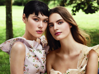 素肌を引き立たせるヌードカラー、「ボビイ ブラウン」限定アイシャドウパレット