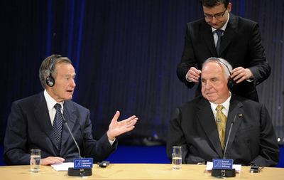 「ベルリンの壁」崩壊20周年の記念行事、当時の米独ソ首脳が出席