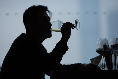 ワインのブラインドテイスティング世界大会、優勝は中国チーム