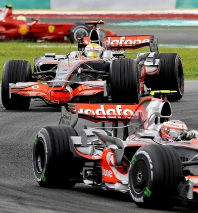 ハミルトンとコバライネンにグリッド降格処分