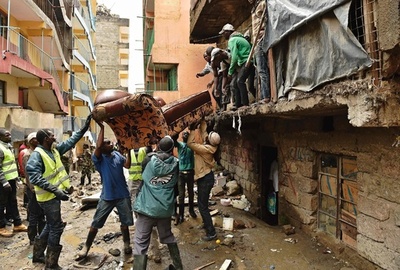 ケニアのビル崩壊、死者40人に 危険な建物は取り壊し