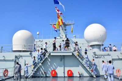 中国最大の練習艦「戚継光号」、初の南太平洋友好訪問