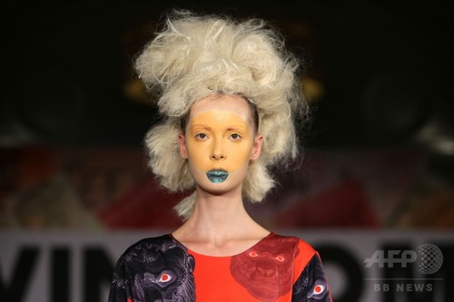 ブロンディ デビー ハリーも出演 実験的エコ ファッションショー 写真36枚 ファッション ニュースならmode Press Powered By Afpbb News ブロンディ デビー ハリーも出演 実験的エコ ファッションショー 写真36枚 ファッション ニュースならmode Press Powered By Afpbb News