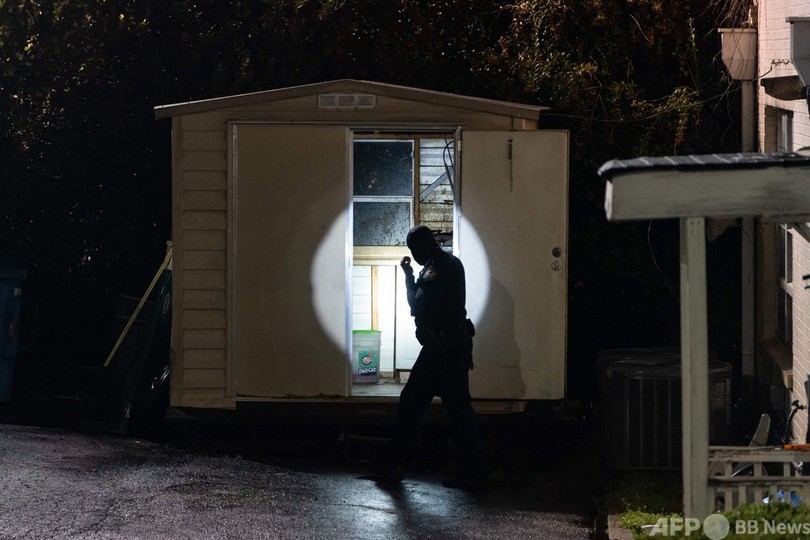 米マッサージ店で相次ぎ銃撃、アジア系女性ら8人死亡 男を拘束