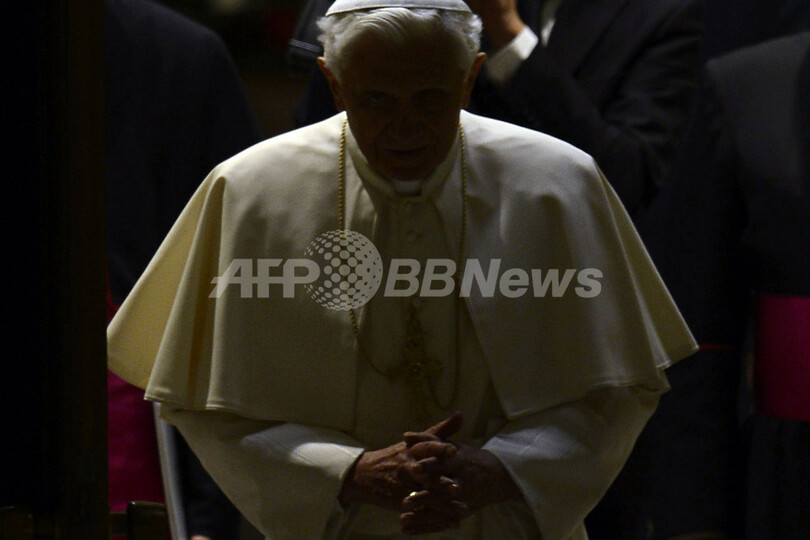 ローマ法王が退位表明後初の一般謁見、「私のために祈り続けて」