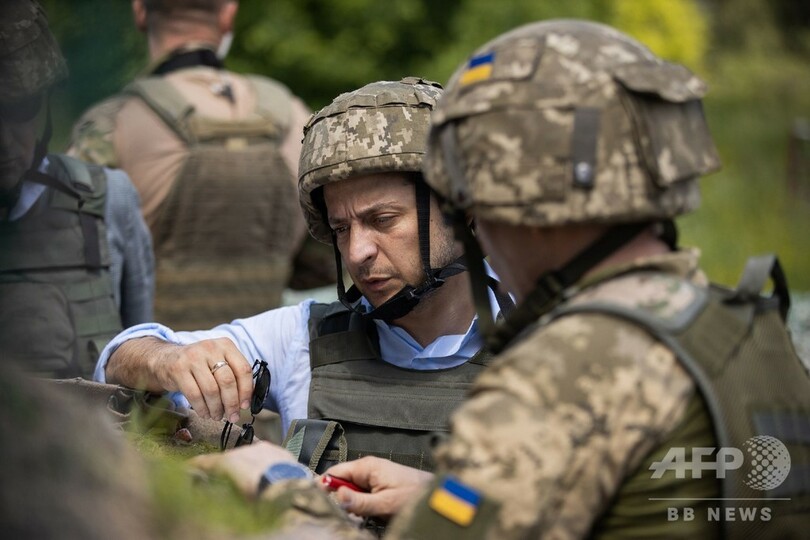 ウクライナ新大統領 分離派との戦いの前線視察 写真12枚 国際ニュース Afpbb News