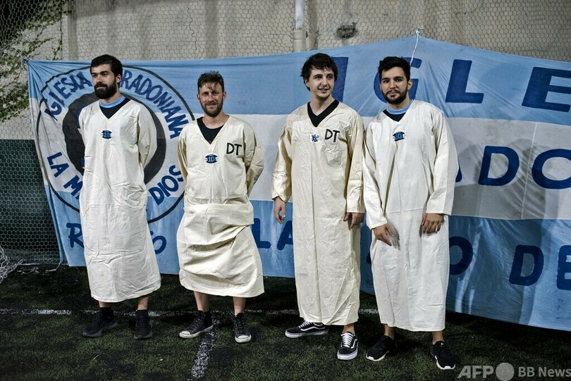 「マラドーナ教」の信者、崇拝する神しのぶ 存命なら61歳の誕生日