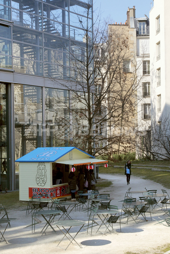 北野武が仏芸術文化勲章を受章、カルティエ現代美術財団で展覧会
