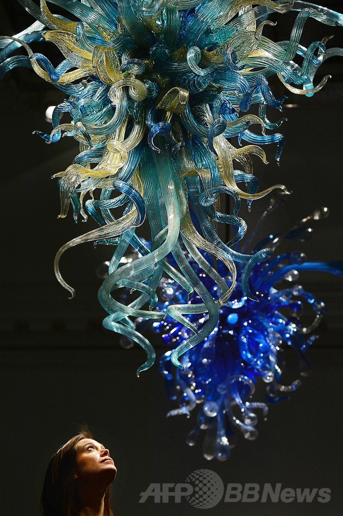 米ガラス彫刻家チフーリ氏の展覧会開催 ロンドン 写真2枚 国際ニュース Afpbb News