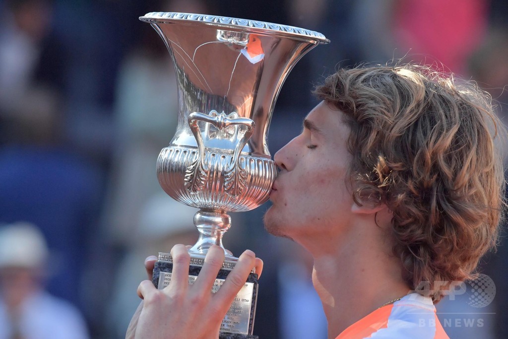 マスターズ初優勝のズベレフがトップ10入り、錦織は9位キープ マスターズ初優勝のズベレフがトップ10入り、錦織は9位キープ