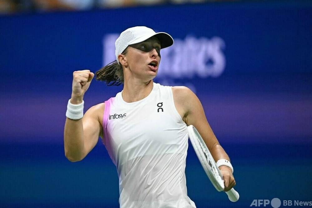 シフィオンテク快勝で全米OP4回戦へ、パオリーニらも勝ち上がり