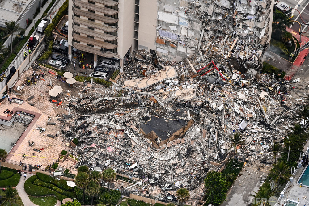 フロリダ集合住宅崩落 死者4人、不明159人に