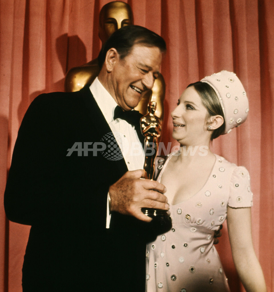 西部劇の名優ジョン・ウェイン、生誕100周年 写真4枚 ファッション