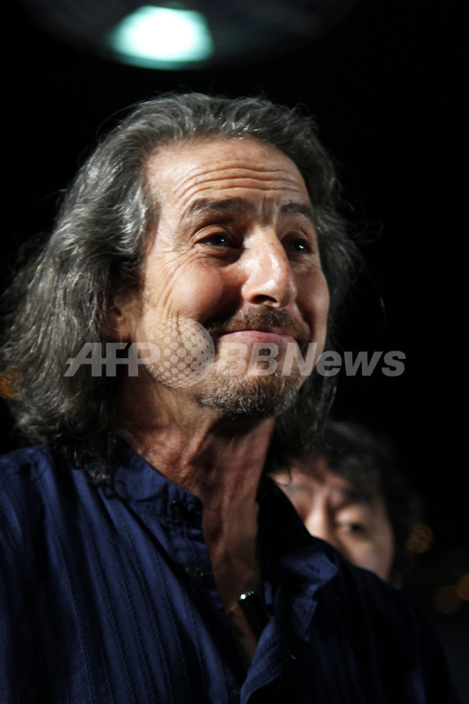 三宅一生×青森大学男子新体操部による特別公演開催