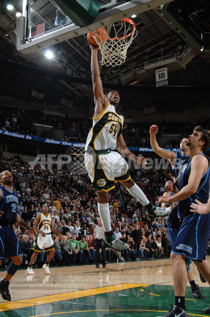 06-07NBA＞スーパーソニックス レイ・アレンの活躍で連敗を止める