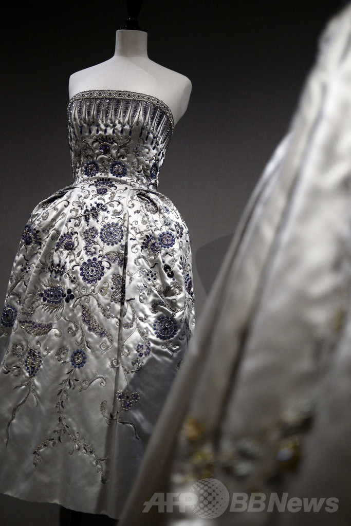 パリ・モード博物館で「仏ファッション―50年代のエレガンス」展、貴重なアーカイブの数々