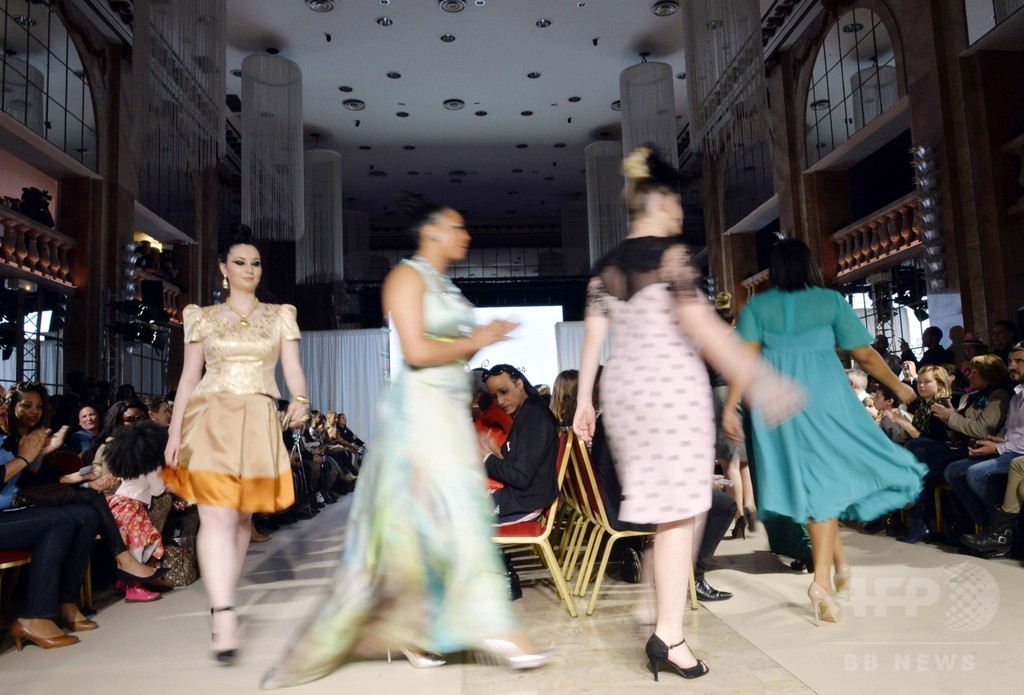 プラスサイズのファッションショー「パルプ ファッション・ウィーク」パリで開催