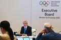 国際オリンピック委員会（IOC）の理事会に臨むトーマス・バッハ会長（2023年10月12日撮影）。(c)INDRANIL MUKHERJEE/ AFP
