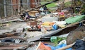 フィリピン北部のカガヤン州アルカラで、台風22号（アジア名：マンクット）により損壊した家屋（2018年9月15日撮影）。(c)TED ALJIBE / AFP