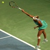 テニス、ドバイ・テニス選手権、女子シングルス準決勝。サーブを放つカロリーネ・ボズニアツキ（2015年2月20日撮影）。(c)AFP/KARIM SAHIB