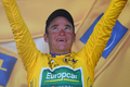 2011ツール・ド・フランス（2011 Tour de France）、第9ステージ（イソワールからサン・フルール、208キロメートル）。総合首位（マイヨ・ジョーヌ）を獲得したチーム・ユーロップカー（Team Europcar）のトマ・ヴォクレール（Thomas Voeckler、2011年7月10日撮影）。(c)AFP/PASCAL PAVANI