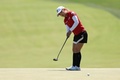 女子ゴルフ米国ツアーメジャー第2戦、全米女子オープン2日目。10番のグリーンに臨む古江彩佳（2024年5月31日撮影）。(c)Patrick Smith/Getty Images/AFP