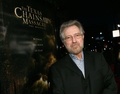 米映画監督のトビー・フーパー氏。カリフォルニア州ロサンゼルスで開かれた、フーパー氏の代表作『悪魔のいけにえ』のリメイク作品『テキサス・チェーンソー ビギニング』のプレミアで（2006年10月5日撮影、資料写真）。(c)AFP/Getty Images/Michael Buckner
