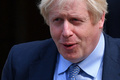 英ロンドンの首相官邸を出るボリス・ジョンソン首相（2019年9月4日撮影）。(c)Daniel LEAL / AFP