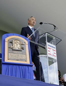 イチロー氏、米野球殿堂入り式典に出席 写真7枚 国際ニュース：AFPBB News