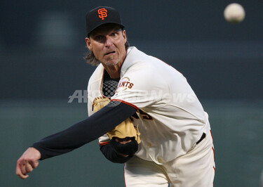 ランディ・ジョンソン ジャイアンツ入団後初登板で敗戦投手に 写真5枚
