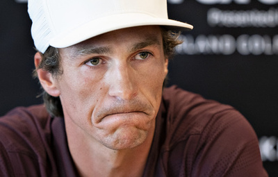 男子ゴルフのオルセン被告、機内で女性の胸つかむ 英で裁判