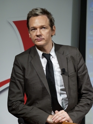 ウィキリークス創設者、｢婦女暴行容疑は米国防総省のわなかも｣