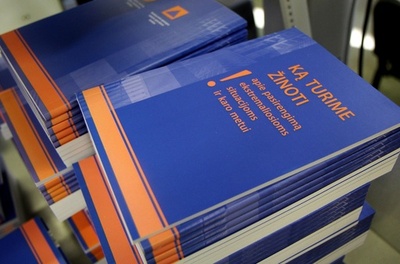 リトアニアで戦争を生き残る「マニュアル」配布、ロシアに懸念か