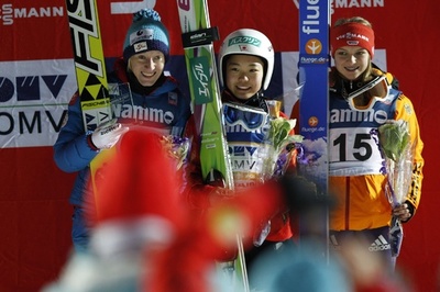 高梨開幕戦制し通算10勝目、ジャンプW杯女子