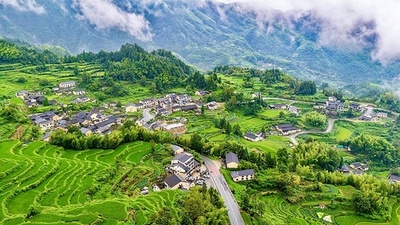 夏の旅行シーズン 中国の「小都市」が人気に インバウンド観光も好調持続