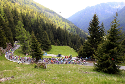 クロイツィゲルが第19ステージ優勝、総合争いは混沌 ジロ・デ・イタリア