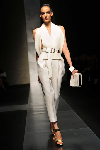 ＜12年春夏ミラノコレクション＞ジャンフランコ フェレ