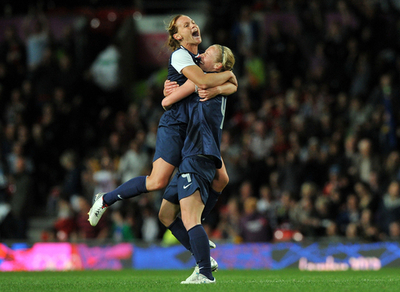 米国がカナダとの激戦制し決勝進出、女子サッカー